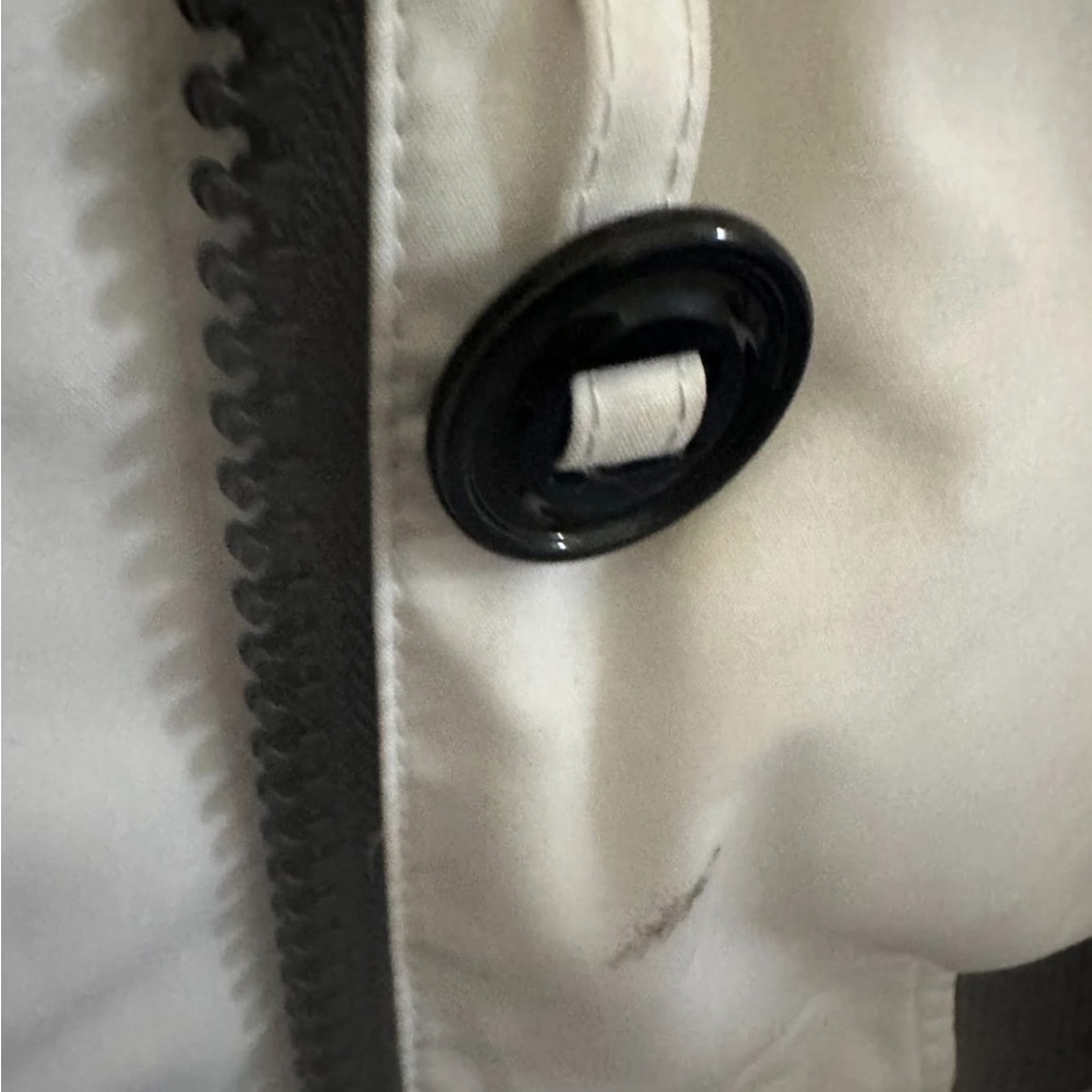 Canada Goose Women's White Ski Jacket - Picture 8 of 8